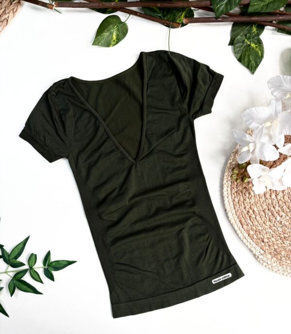 Blusa básica Cuello V - Image 3