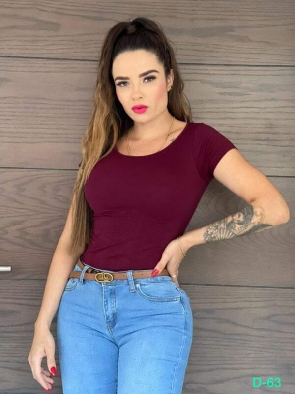 Blusa básica cuello redondo