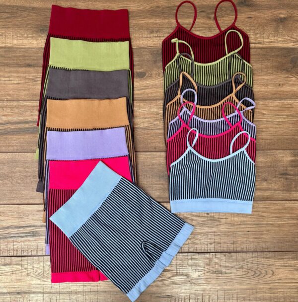 Conjunto deportivo rayas - Image 2